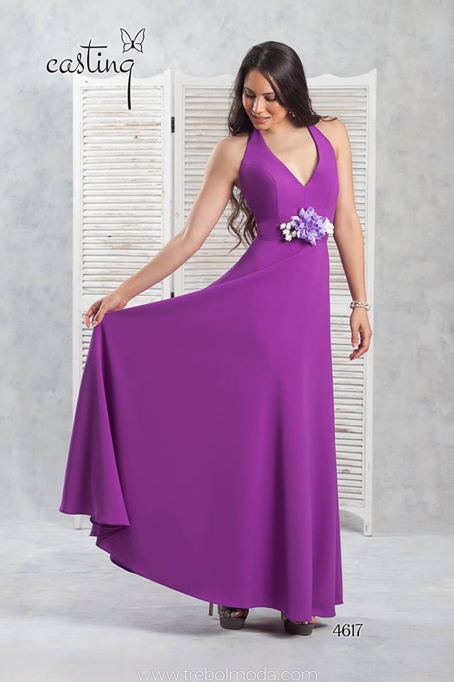 Vestido con escote delantero y espalda al aire