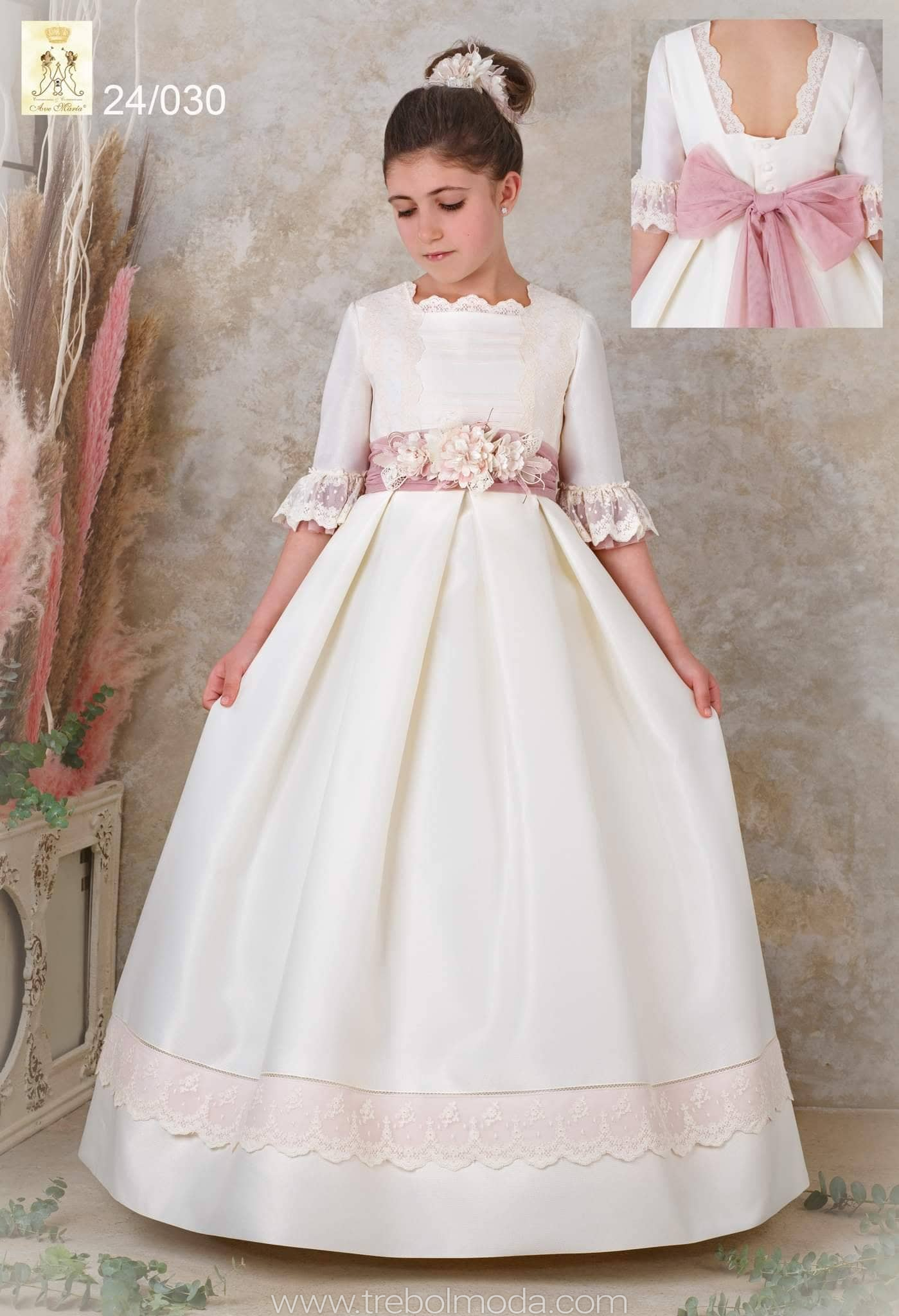 Vestido de comunión con falda de tablas