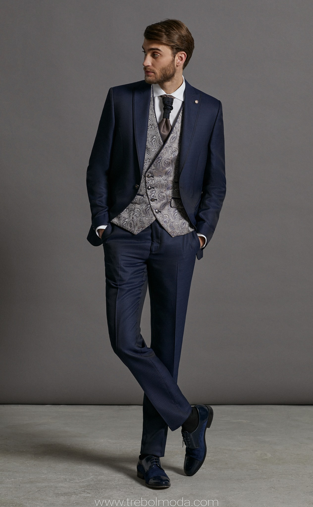 Traje con chaleco combinado