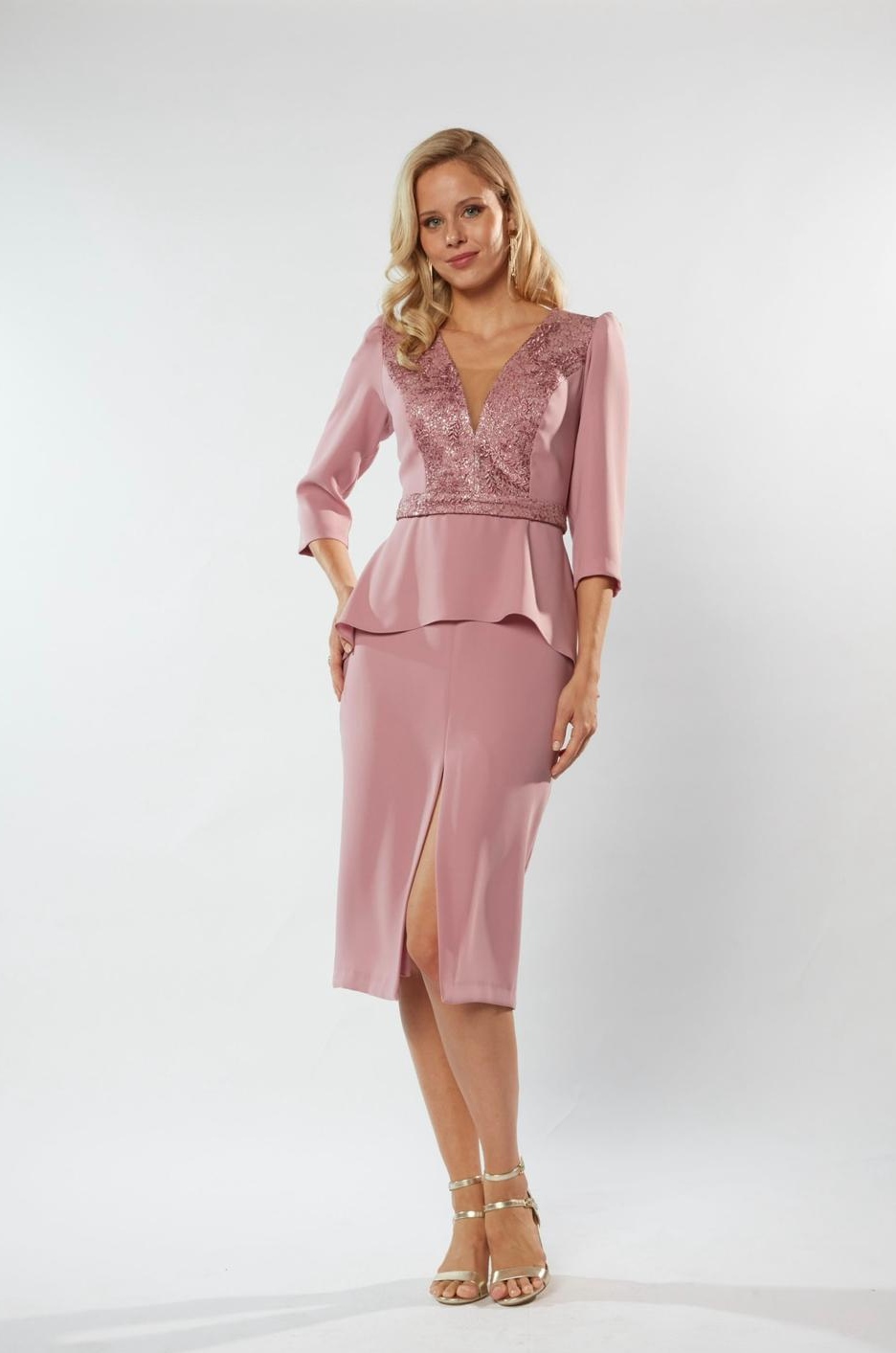 Vestido midi con peplum