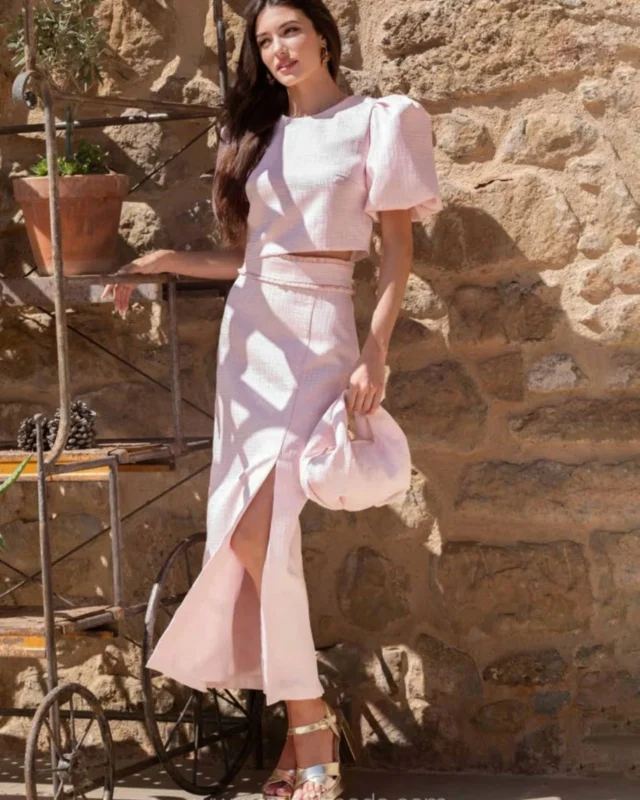Los #conjuntos son siempre un acierto 🌷

Encuentra el tuyo en nuestra tienda online www.trebolmoda.com o en nuestra tienda física de Alcalá la Real. 🍀

#dospiezas #mujer #woman #evento #comunión #boda #bautizo #fashion #moment #celebration